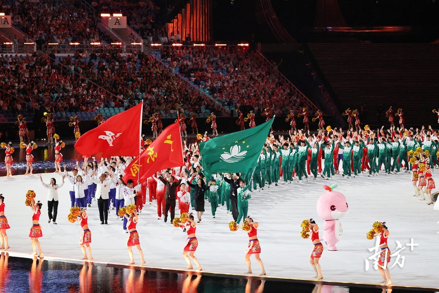 2025 赛季：由于比赛节奏变快，大联盟球场内的餐饮销售速度提升了 20%